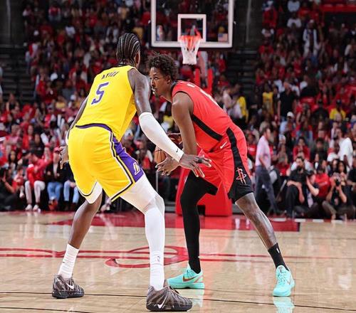 湖人送火箭7连败_湖人火箭联手出击_