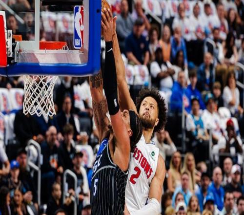 魔术失误锯死妻子__春晚魔术失误