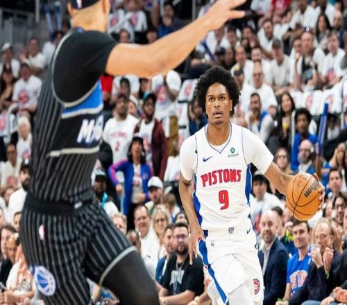 _春晚魔术失误_魔术失误锯死妻子