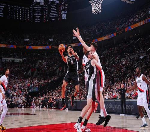 马刺逆转开拓者21文班缺阵榜眼秀27+10杨瀚森1板