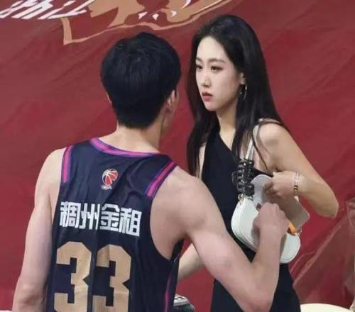 _场均9+3，从庞峥麟手里抢走月最佳星锐球员！球迷：吴前该让位了_场均9+3，从庞峥麟手里抢走月最佳星锐球员！球迷：吴前该让位了