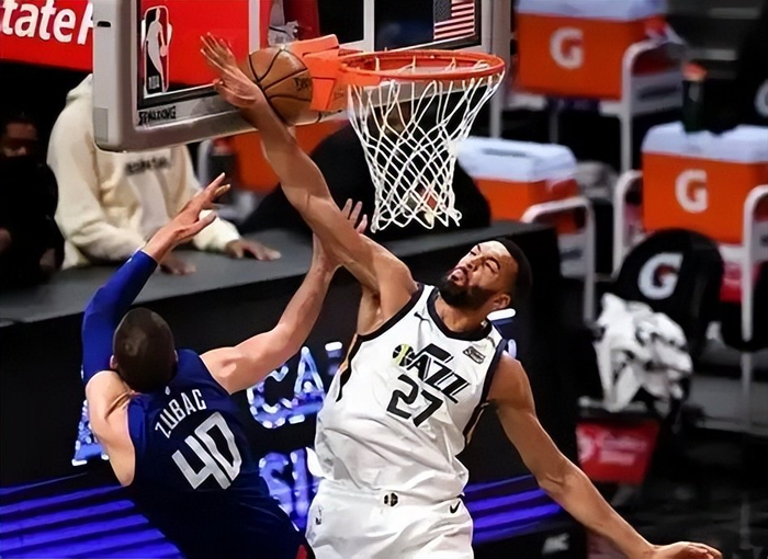 约基奇被锁死！森林狼1-2握赛点，当年10换1的豪赌，终于等来回报_约基奇被锁死！森林狼1-2握赛点，当年10换1的豪赌，终于等来回报_