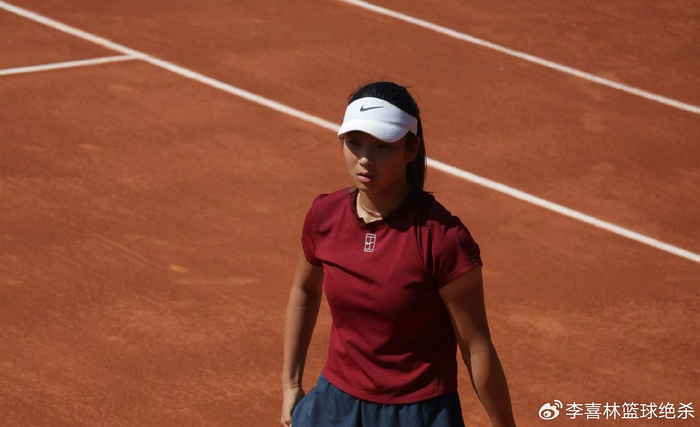 挺进四强冲冠！中国女网15岁1米80新星崛起：李娜恩师助她蜕变