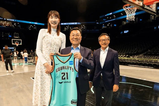 女篮首钢教练许利民__辽宁女篮韩教练