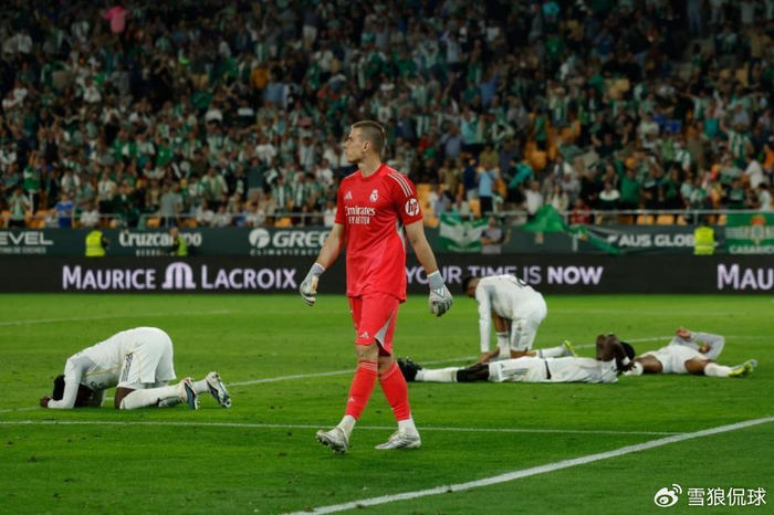 皇马晋级巴萨告别__皇马巴萨奖杯对比