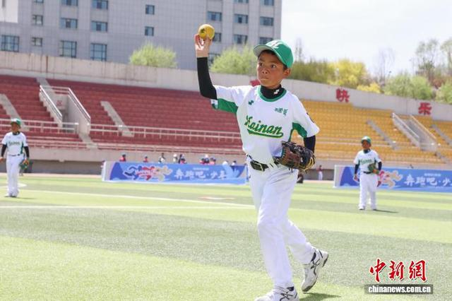 _青海“棒”少年角逐赛场展风采_青海“棒”少年角逐赛场展风采