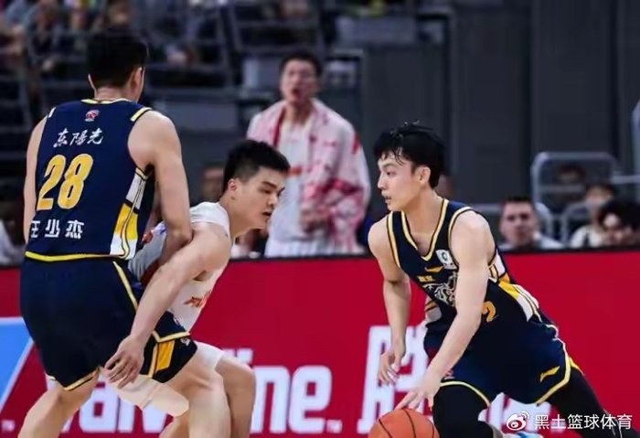 上海队男篮__上海男篮与广州男篮比赛