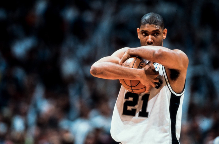 _马刺官方为邓肯庆生！吉诺比利晒模糊合影：50岁老头生日快乐_马刺官方为邓肯庆生！吉诺比利晒模糊合影：50岁老头生日快乐