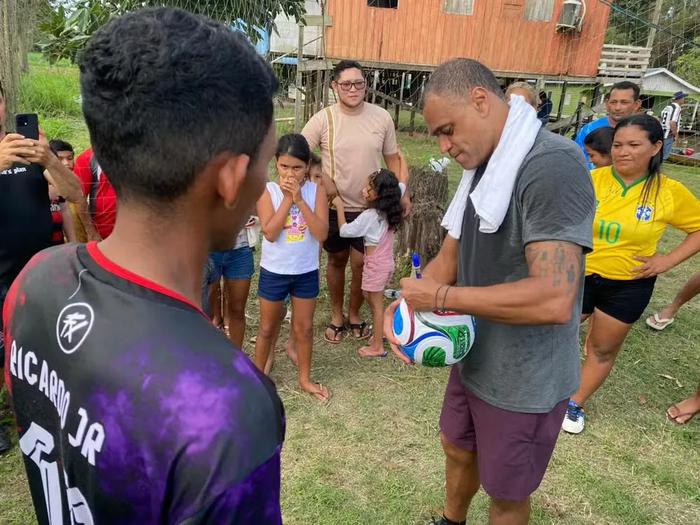 内马尔小罗_小罗与内马尔谁天赋更好_