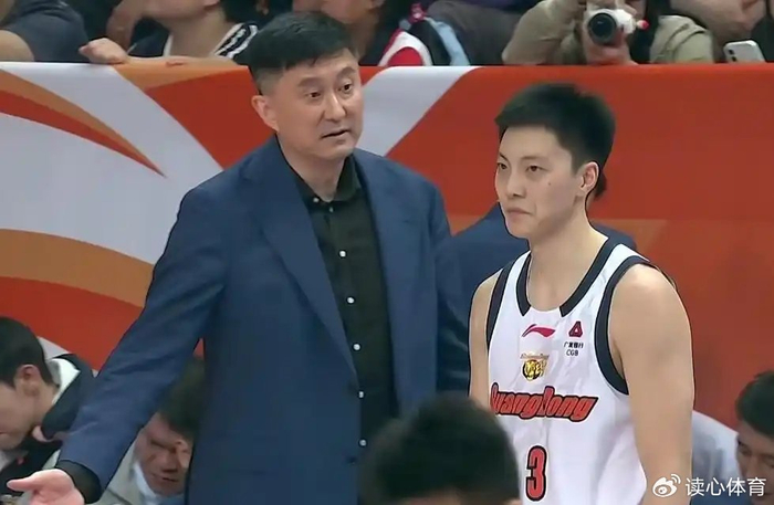 广东遭福建双杀，山西获8829万冠名费，北控主帅被喊下课，四川47连败