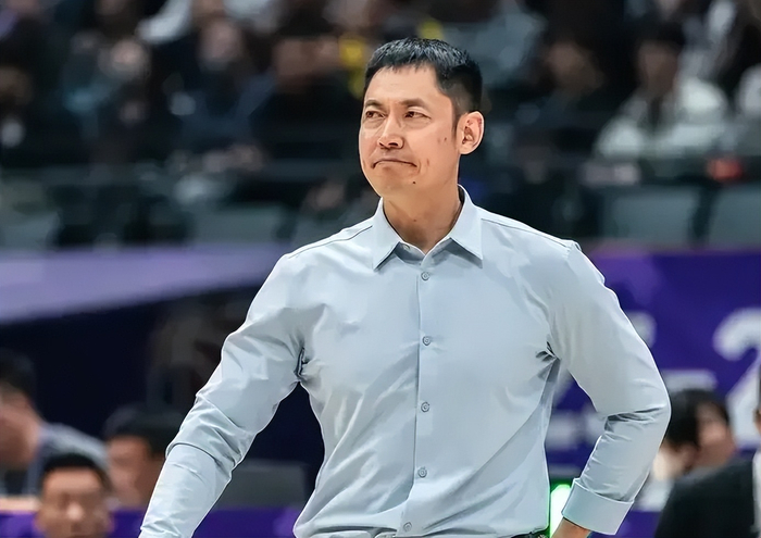 给机会不中用！北控没拼劲，张庆鹏引攻守崩盘，无缘季后赛真不甘_给机会不中用！北控没拼劲，张庆鹏引攻守崩盘，无缘季后赛真不甘_