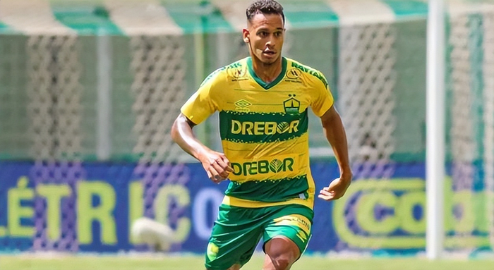 国安后卫国脚_国安前腰_