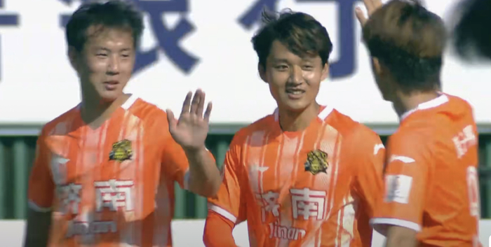 齐鲁超赛|坐镇省体称“南哥”！济南6：0大胜济宁，迎开门红