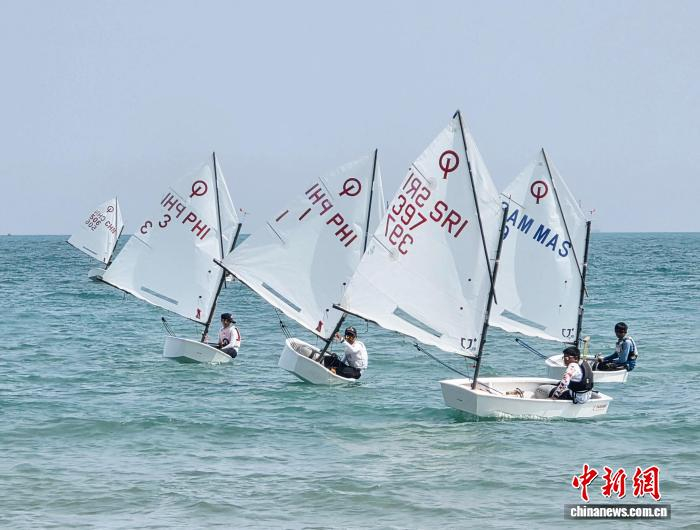 10岁“小孩哥”驰骋亚沙会：“我想要成为世界冠军！”__10岁“小孩哥”驰骋亚沙会：“我想要成为世界冠军！”